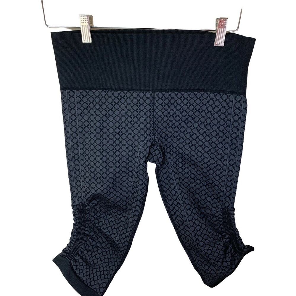 Lululemon Women's In The Flow 6 Leggings Crop Pants Seamless Black Geo Soul - Picture 2 of 9